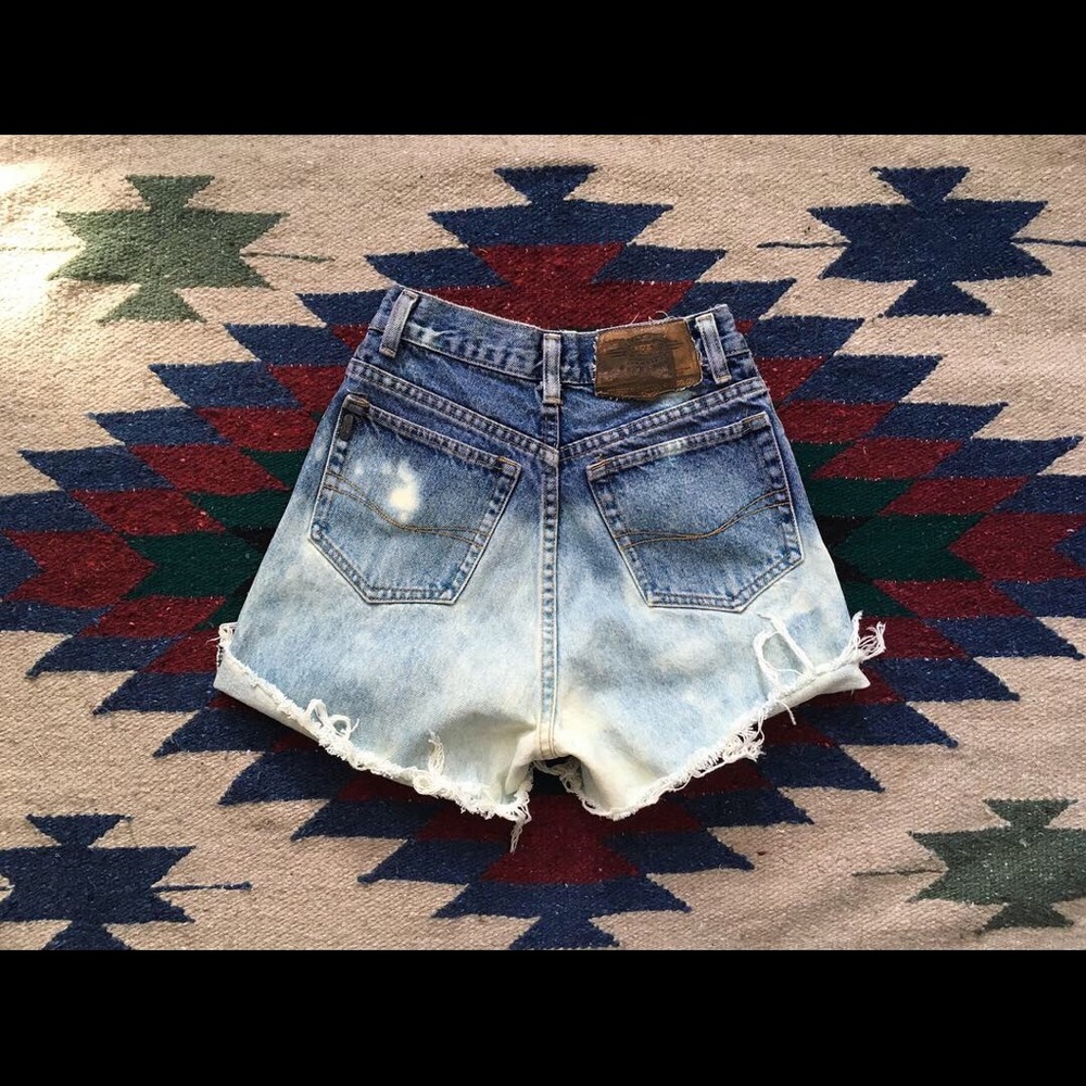 Vintage high waisted Pepe Jeans cutoffs bleached